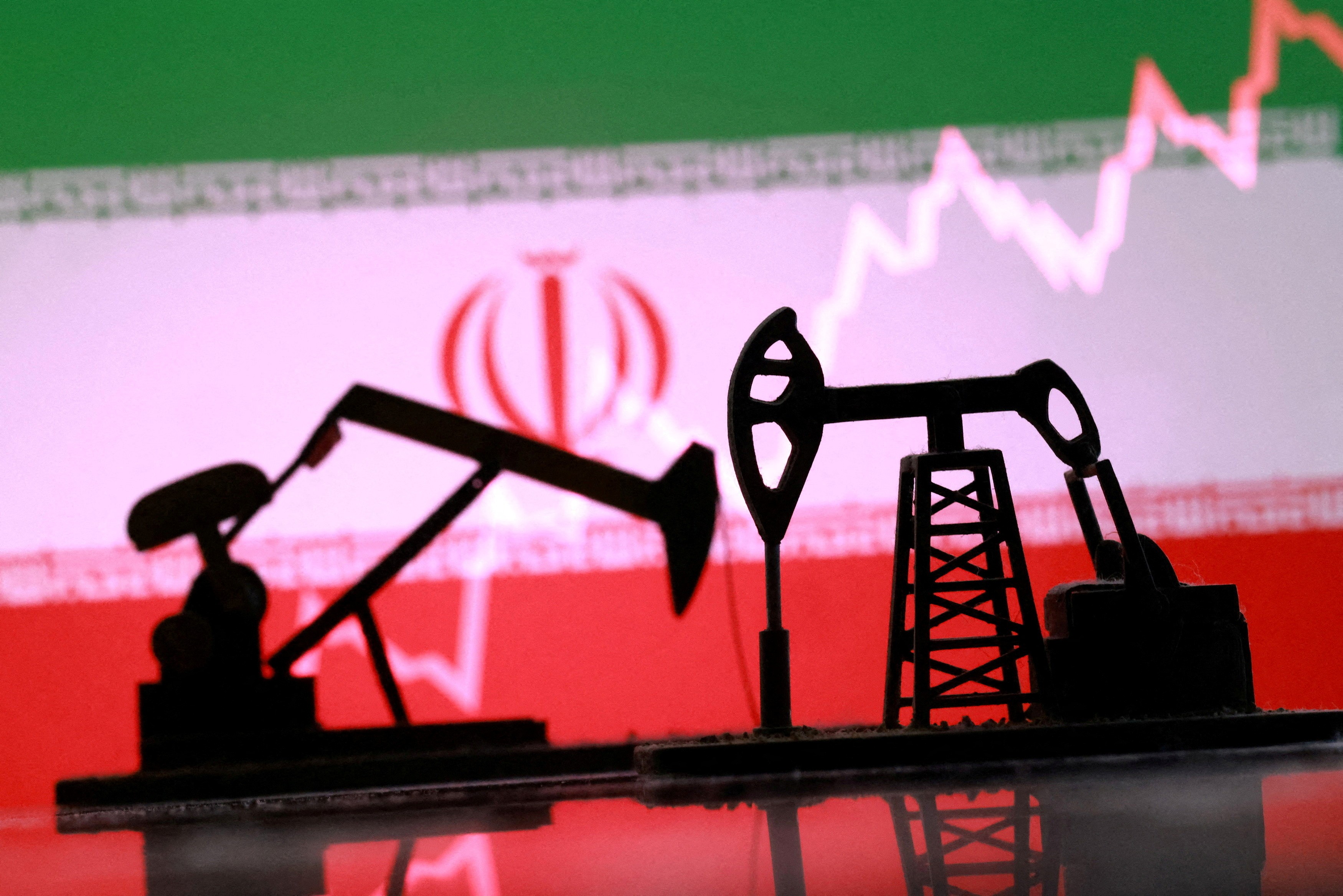 Petróleo cai mais de 5% com expectativa de acordo entre EUA e Irã